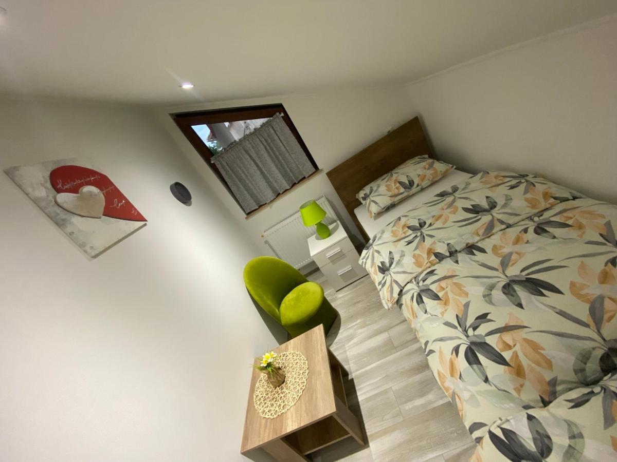 Apartman FILIP Apartment Udbina Bagian luar foto